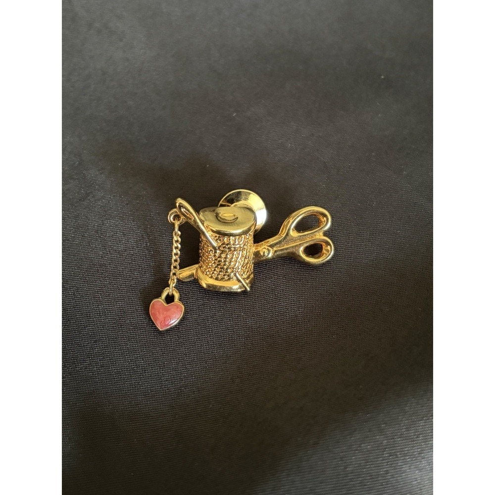 Avon Gold Tone Sewing Scissors Thread Brooch Red Heart Charm Vintage Pin Gift